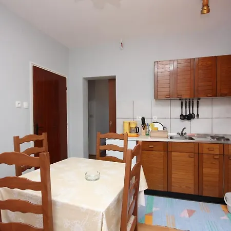 - Donja 2001c Appartement Supetarska Draga