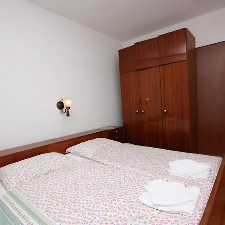 - Donja 2001c Supetarska Draga