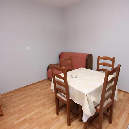 - Donja 2001c Apartment