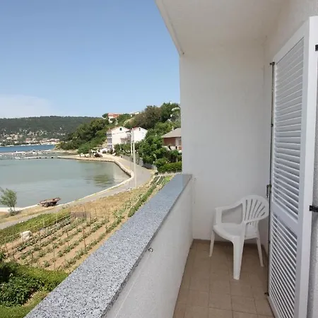 - Donja 2001c Supetarska Draga