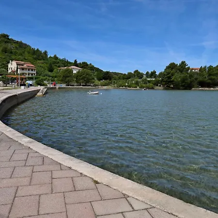 - Donja 2001c Appartement *