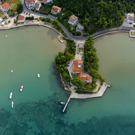 - Donja 2001c Appartement *