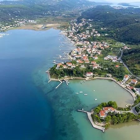 - Donja 2001c Appartement