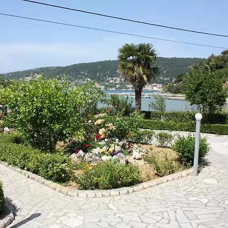 - Donja 2001c Apartman *