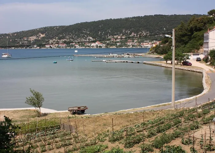- Donja 2001c Apartman